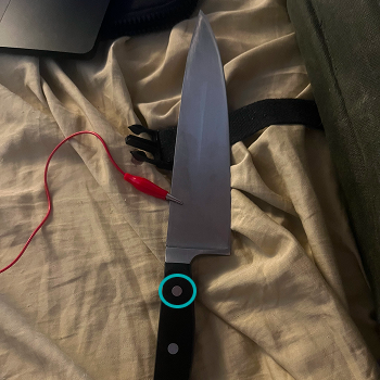 I was curious if the little parts of the knife that are circled were conductive. They were.